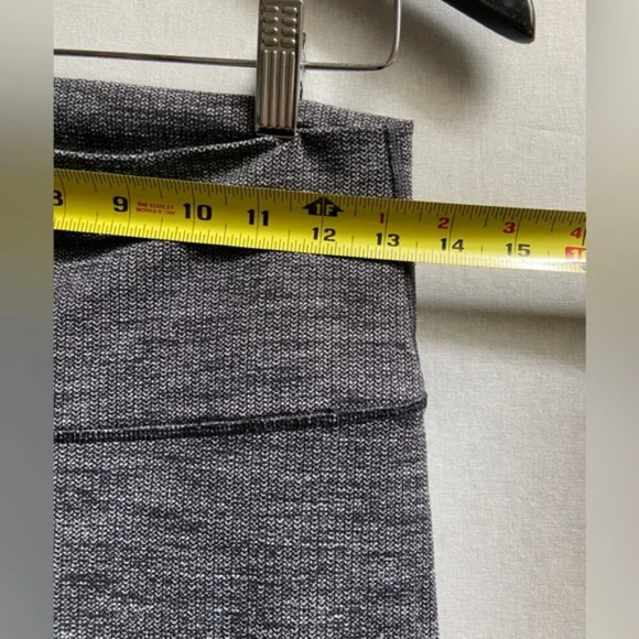 Lululemon Athletica heather black yoga leggings Sz 8 - Picture 7 of 10